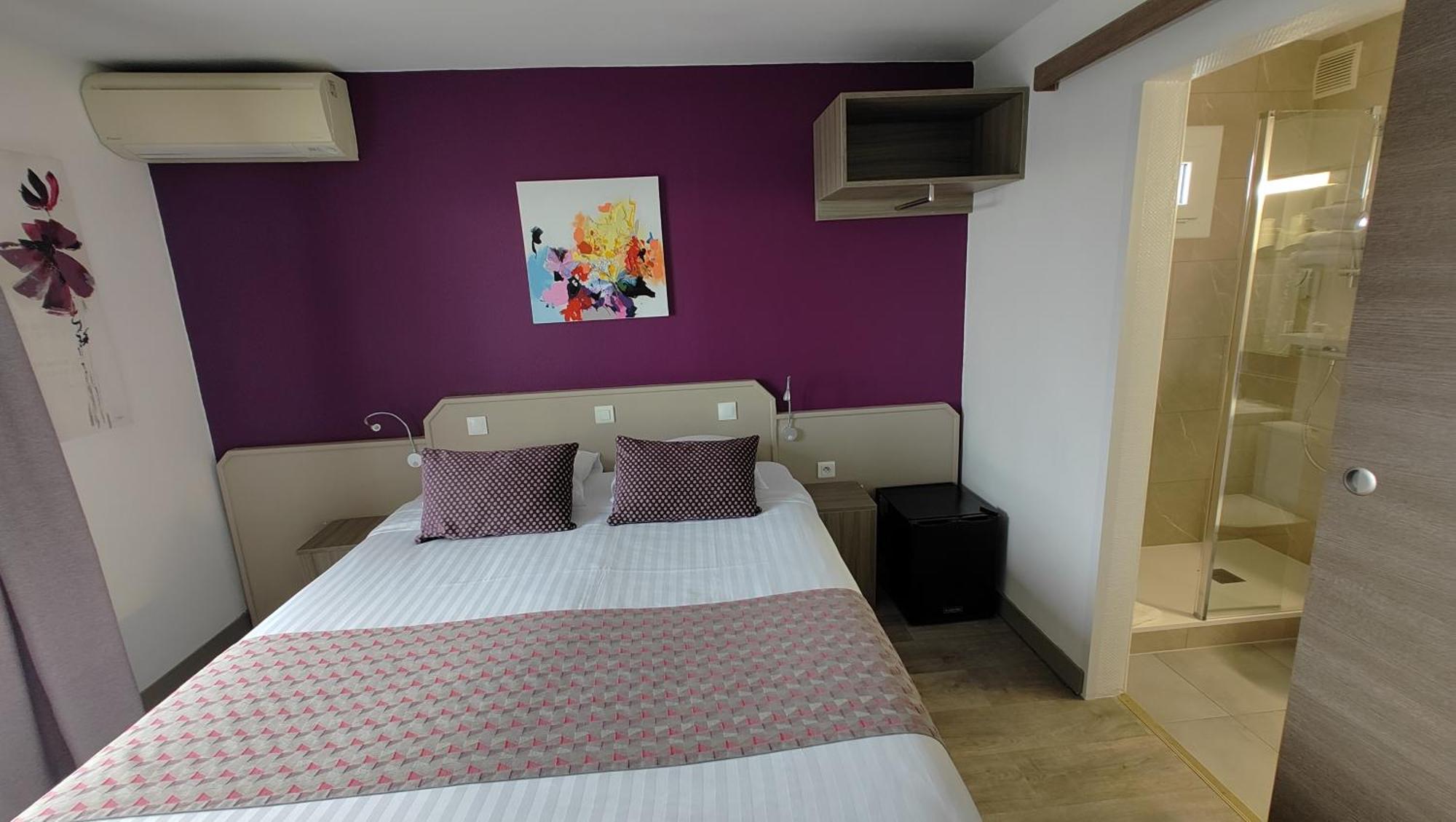 Logis Hotel Les Bleuets Royan Exterior foto