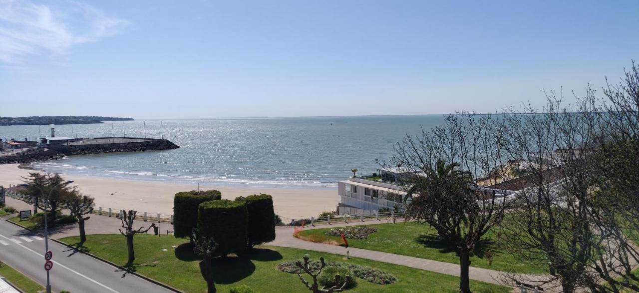 Logis Hotel Les Bleuets Royan Exterior foto